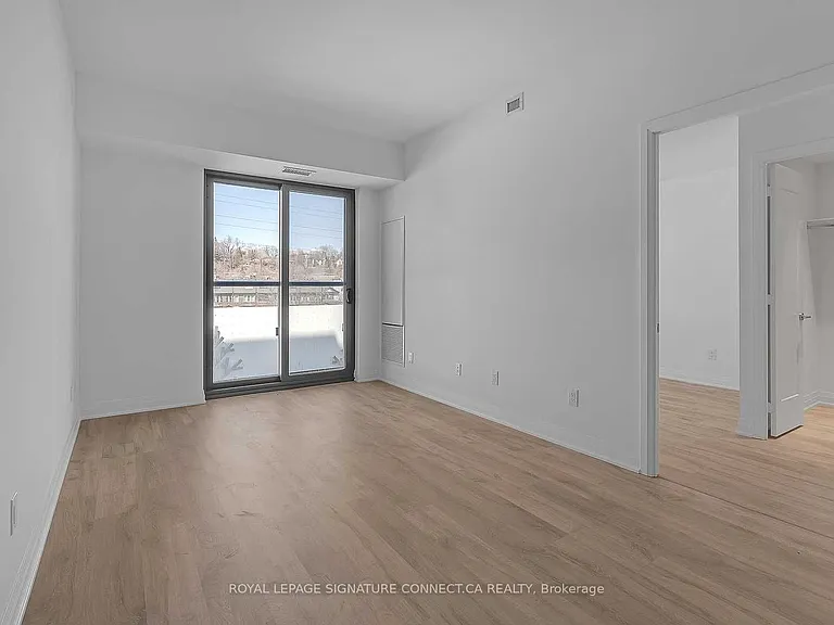280 Howland Ave #303 — Photo 6