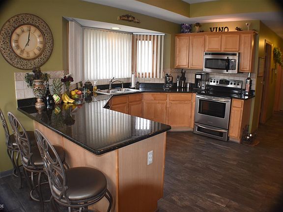 4th image of 48167 Prestwyck Dr