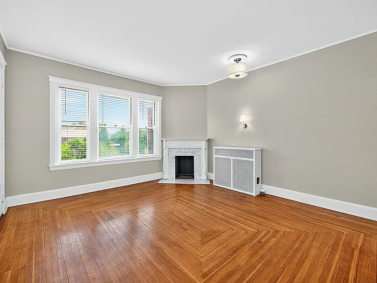 Clermont Condominiums — Photo 15