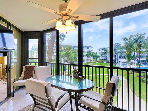 4th image of 223 Bay Colony Drive N
