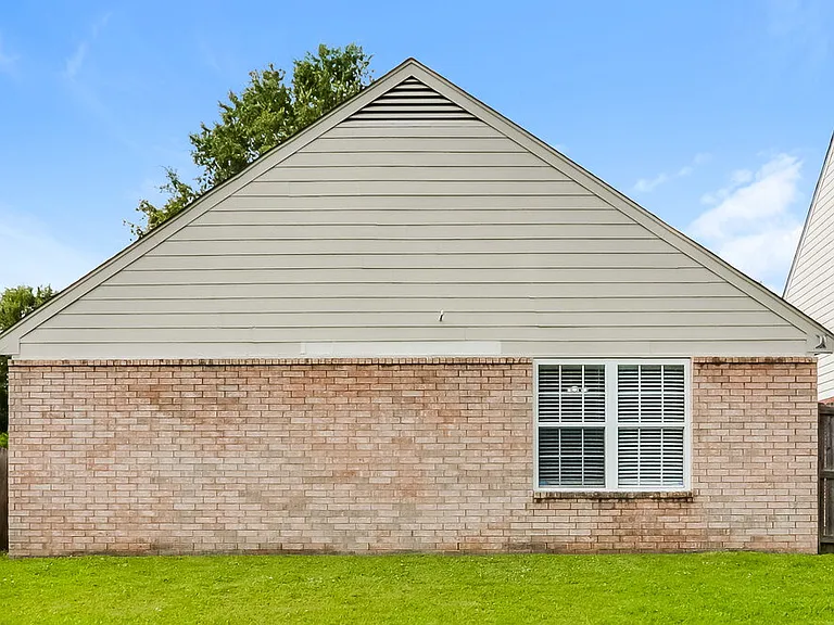 9961 Fox Run Dr — Photo 16