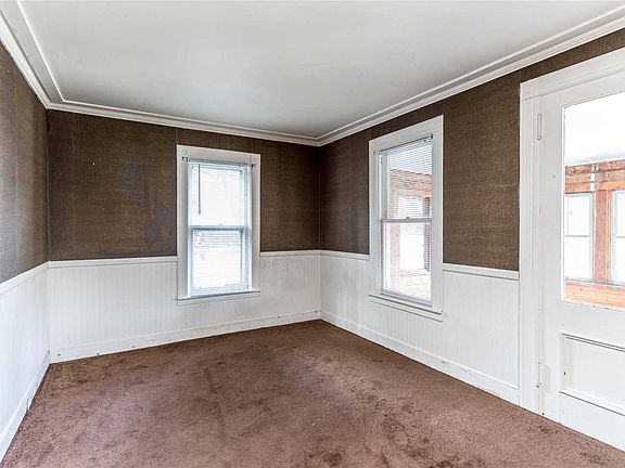 5th image of 208 Bayville Ave