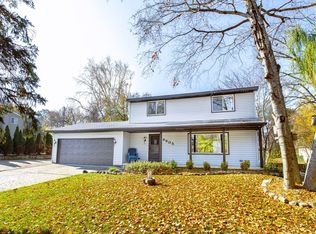 8805 N Eston Rd, Clarkston, MI 48348