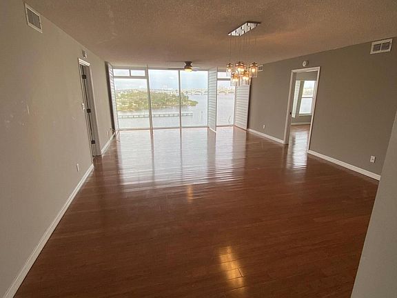 3rd image of 554 Marina Point Dr #554