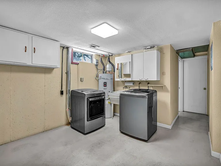 620 Belgrave Ave — Photo 32