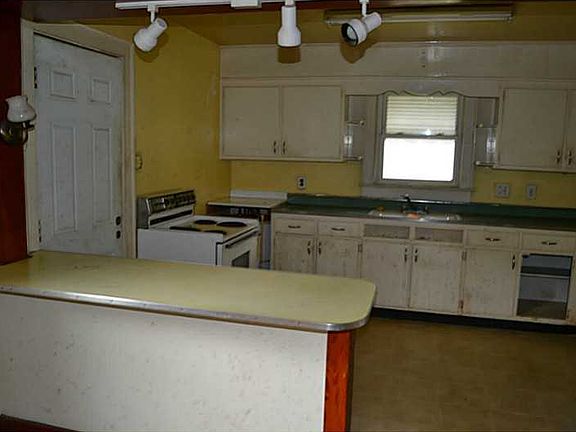 3rd image of 109 Waterfield Ave