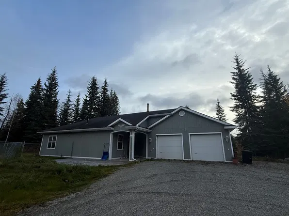 2830 Garnet Dr, North Pole, AK 99705