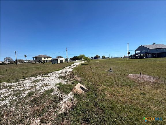 2nd image of 589 Swallow Dr