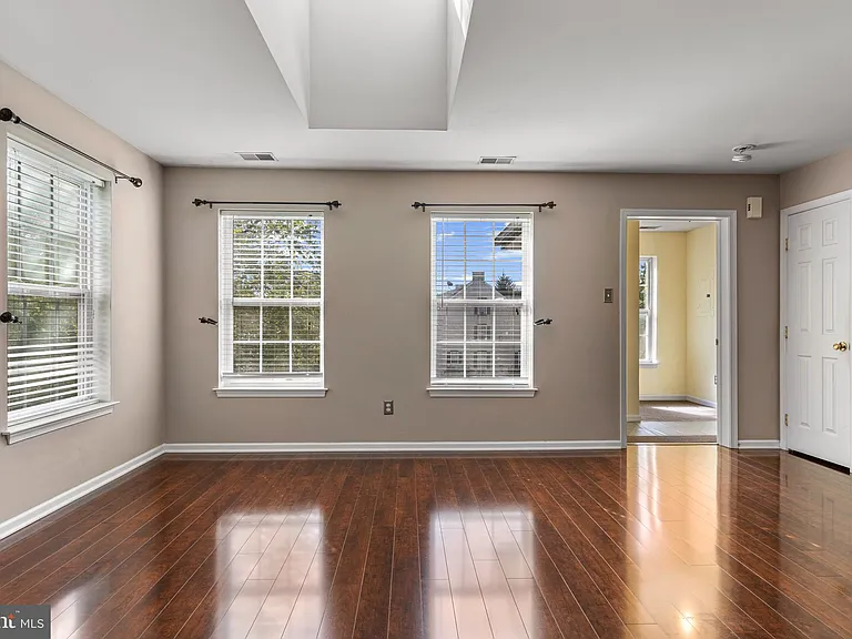 312 Riverbirch Cir #802 — Photo 4