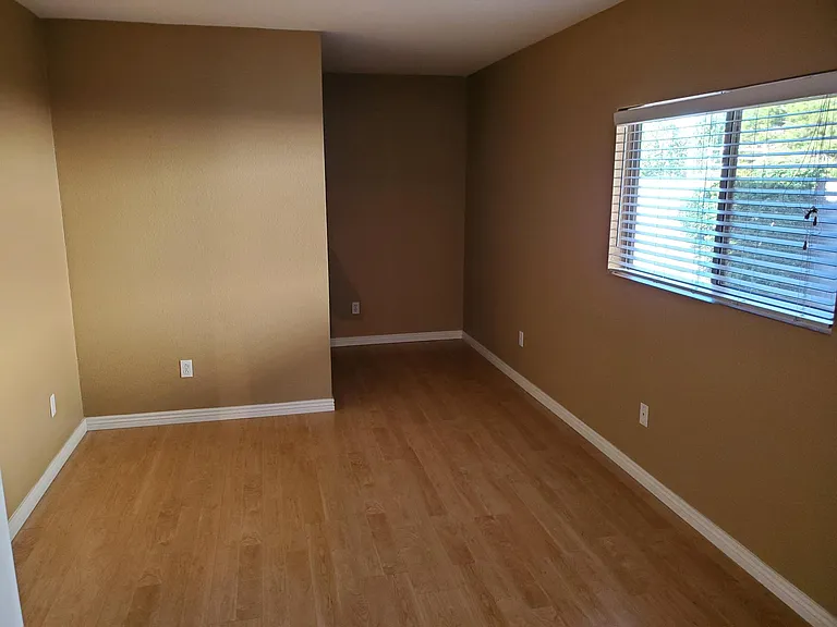 9225 W Pierson St — Photo 6