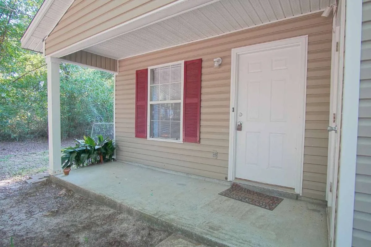 4121 Woodfin Circle in Milton, FL 32571 — Photo 2