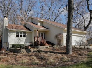 1016 Woodland Dr, Portage, MI 49024