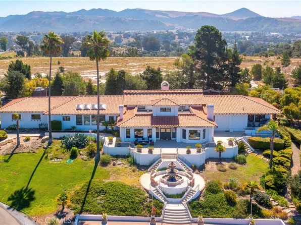 560 Easy St, Arroyo Grande, CA 93420