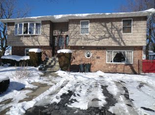 98 Stewart Ave, Hicksville, NY 11801