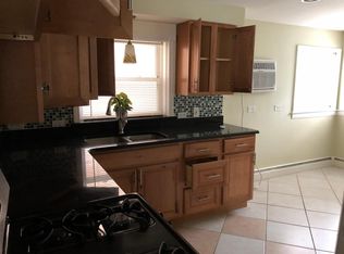 2229 Desplaines Ave, Riverside, IL 60546