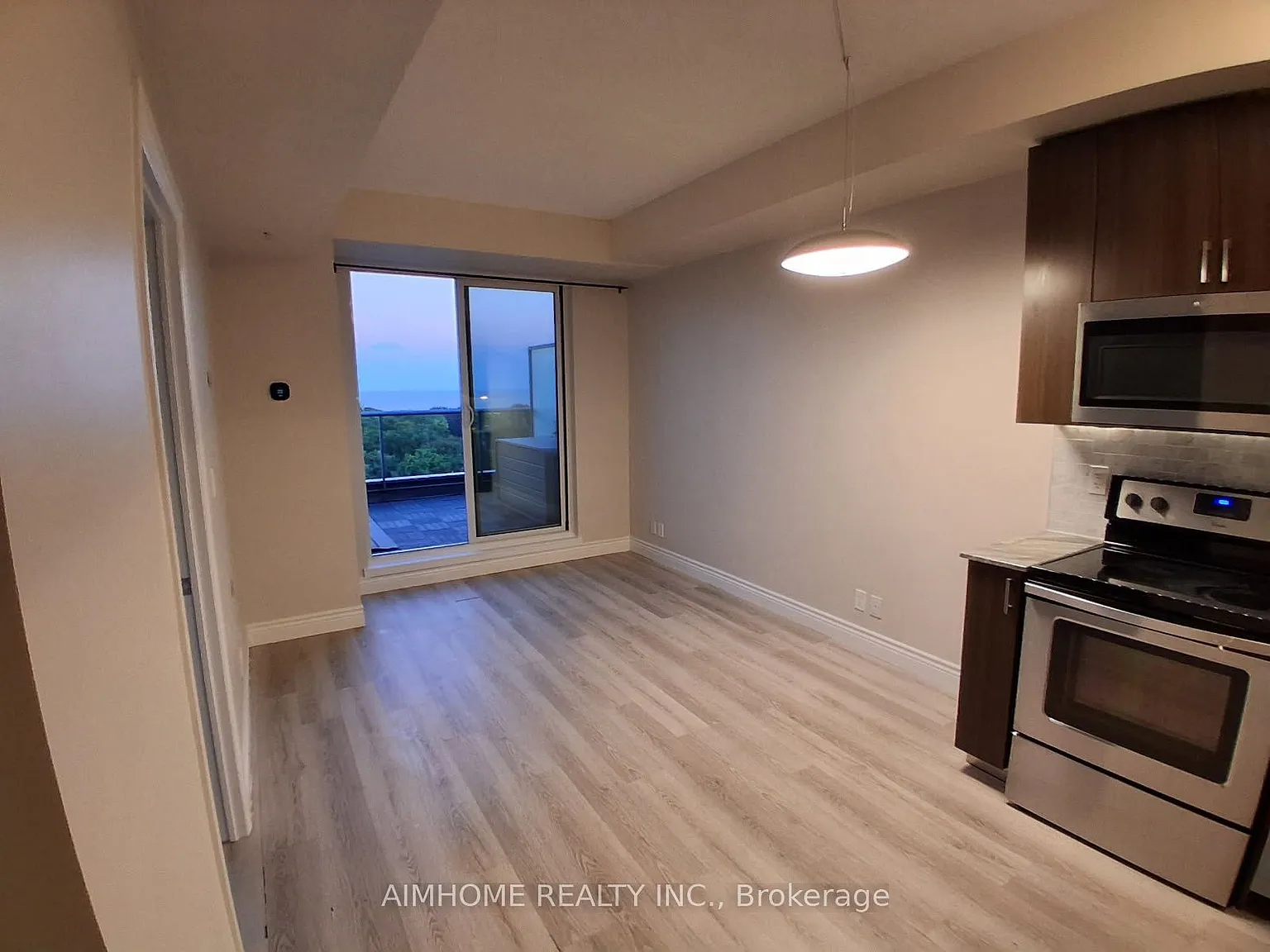 1 bed, $2,100 — Photo 3