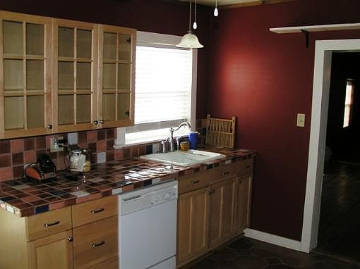 3rd image of 82 Duck Pond Rd