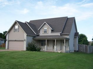 3351 E Cardinal St, Springfield, MO 65804