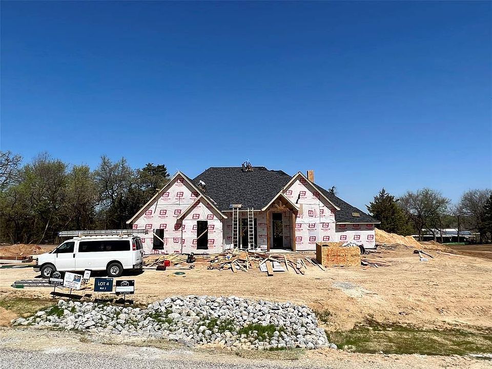 2nd image of 1012 Wood Ln