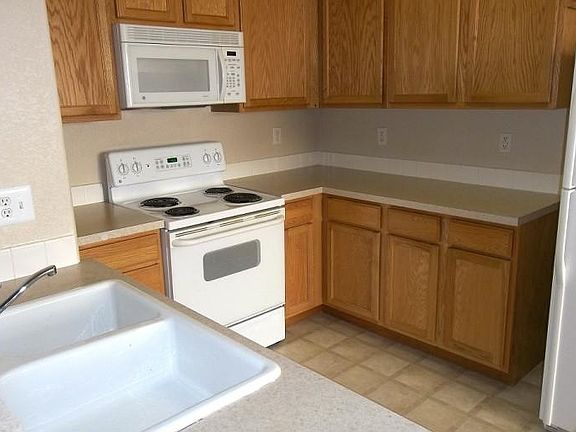 2nd image of 4715 Hahns Peak Dr Unit 102