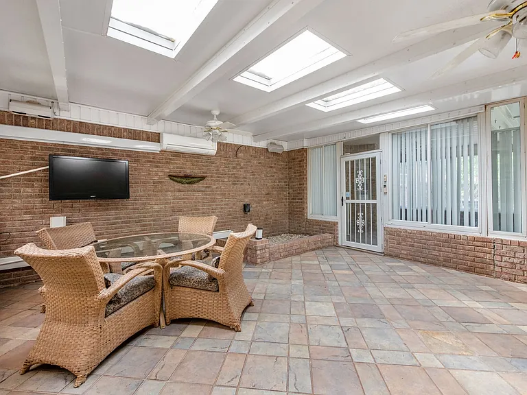 6740 Scotts Pl — Photo 34