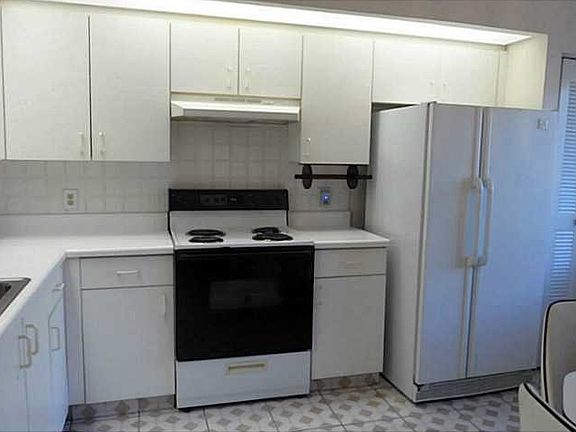 2nd image of 900 SW 142nd Ave APT 109