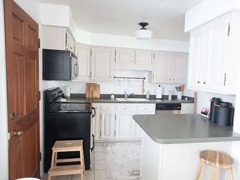 4019 S Olympic Way — Photo 7