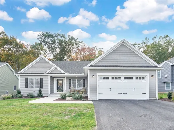 92 Sandalwood Dr #92, Wilbraham, MA 01095