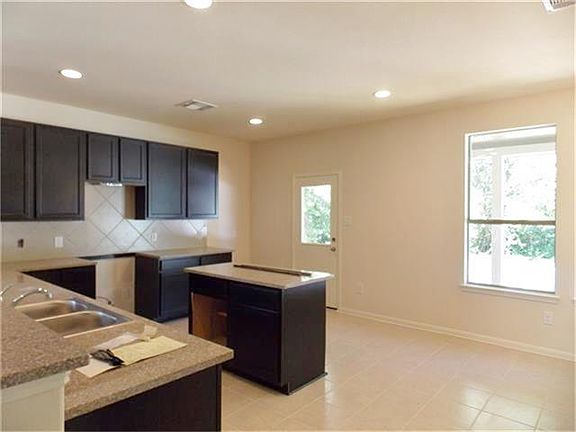 5th image of 4810 Moonlight Dr