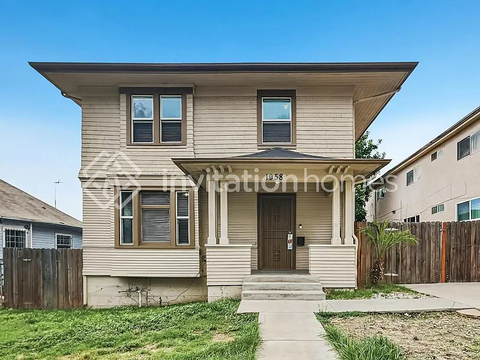 1958 W 22nd St