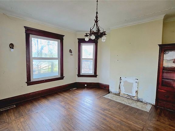 5th image of 614 Cutler St