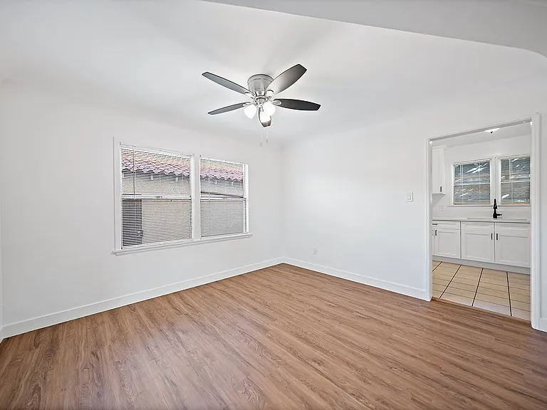 234 S Sadler Ave #234 — Photo 4