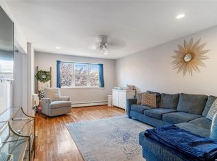 6 Florence Ave APT 15C, Freeport, NY 11520