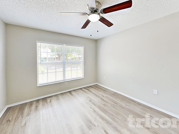 5th image of 1910 Lillian Ave