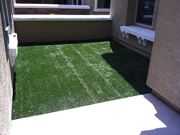 FRONT COURTYARD