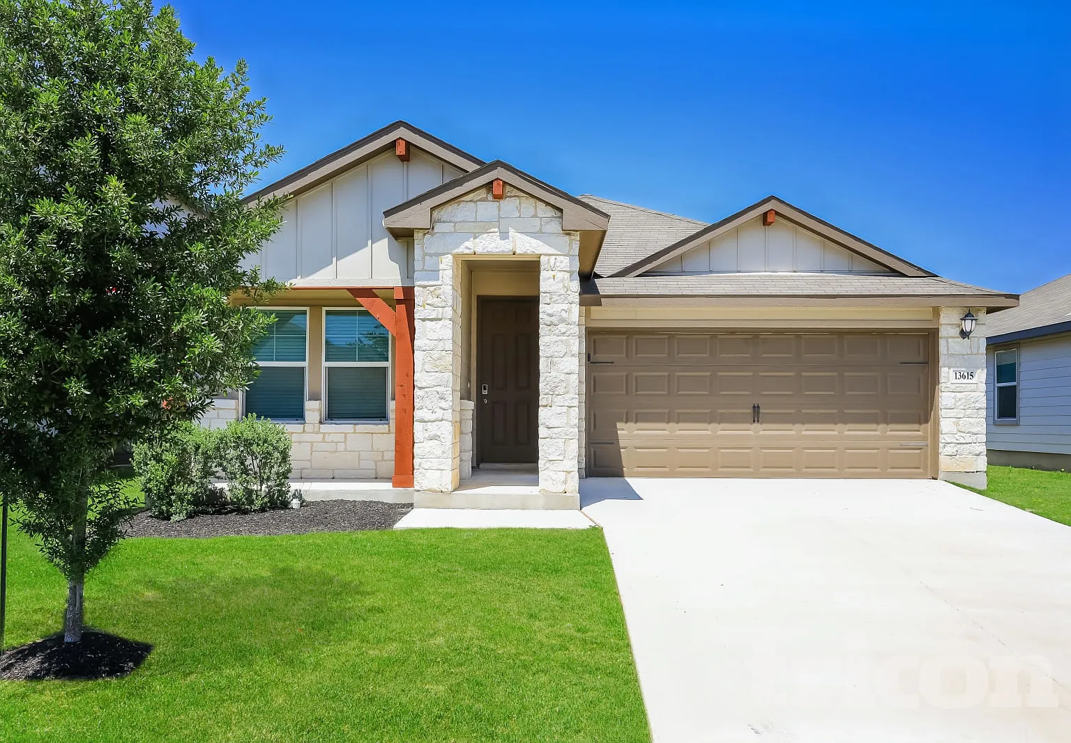 13615 Emerson Way Saint Hedwig TX — Photo 1