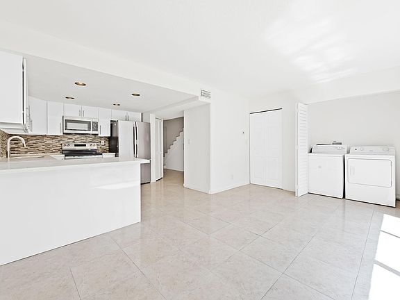 4th image of 3770 SW 59th Terrace #53