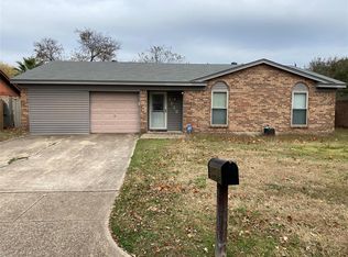 1613 Tobie Layne St, Benbrook, TX 76126