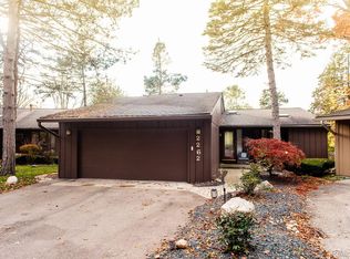 2262 Forest Gln #72, West Bloomfield, MI