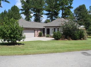 75 Travertine Dr, Hattiesburg, MS 39402