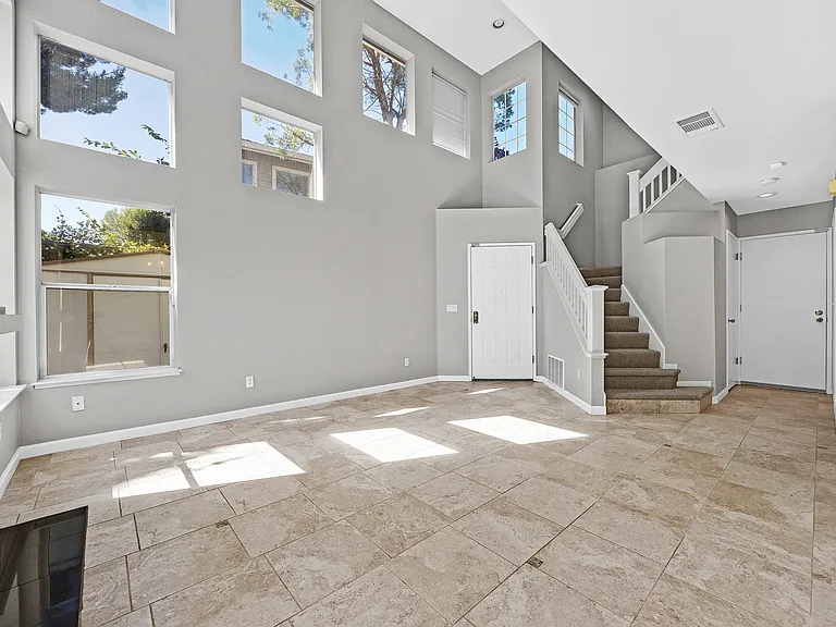 3218 W Las Positas Blvd — Photo 8
