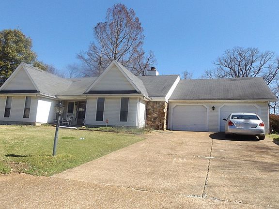 3rd image of 2780 N Rockcreek Pkwy