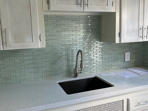 2nd image of 415 SE 11th Ct APT 7