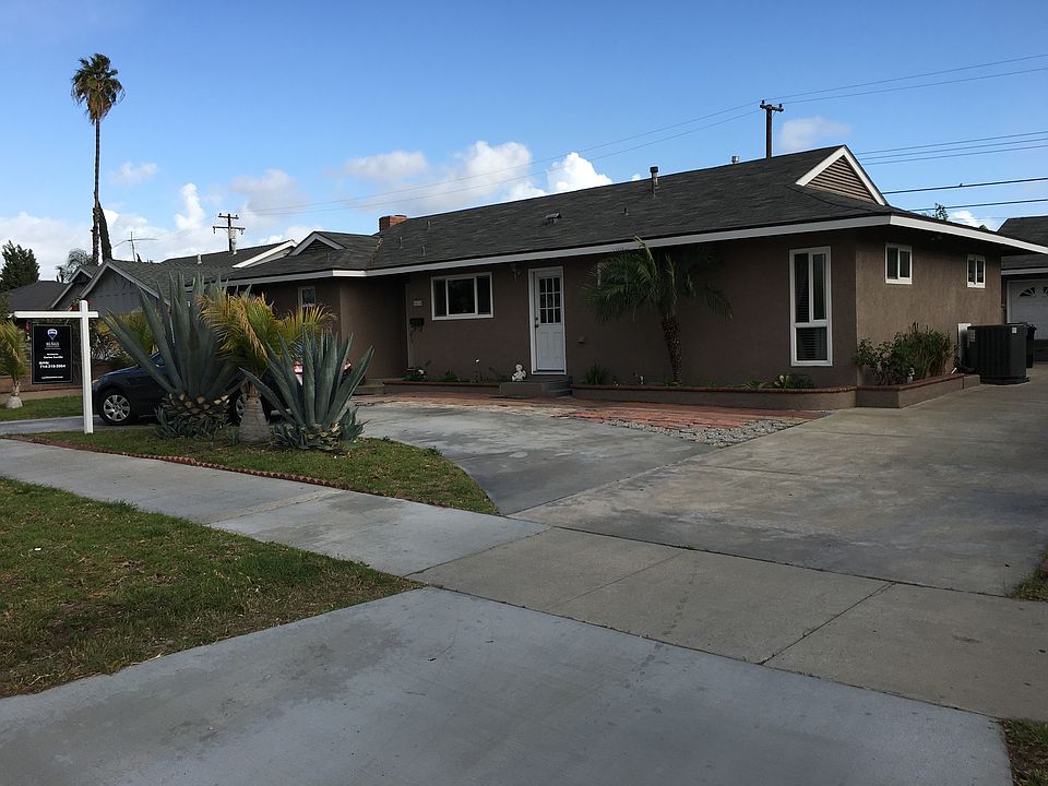1st image of 2214 E La Palma Ave