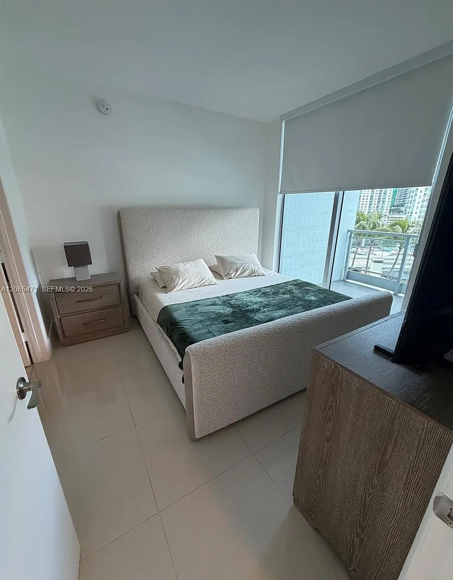 Ivy Condo — Photo 3