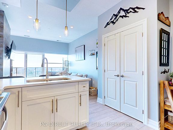 5th image of 1880 Gordon St #1101