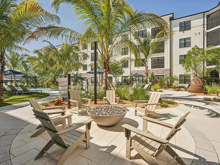 The Stadler Luxury Apartments — Photo 41