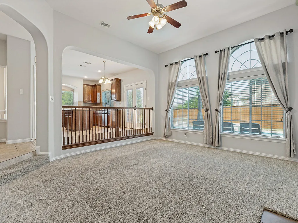 4 bed, 3.5 bath, 3488 sqft, $3,295 — Photo 4