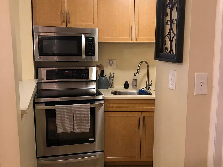 1431 Spruce St #1R — Photo 10