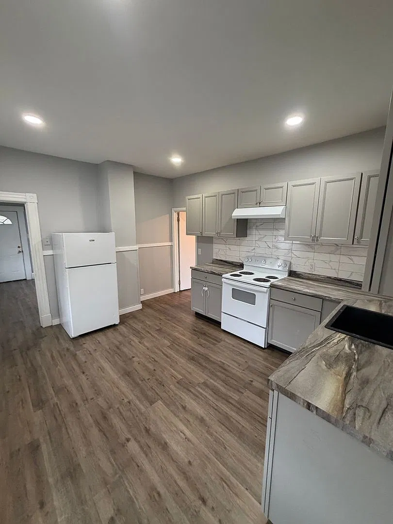 72 Cottage Street — Photo 1